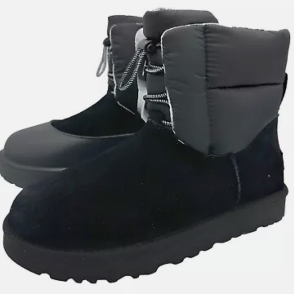 UGG Classic Maxi Toggle Boots (Style: 1130670BLK) Size US 9 & 10